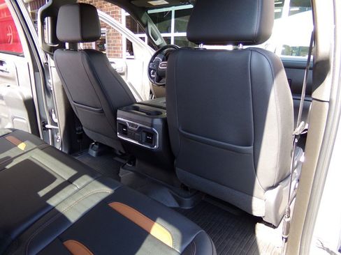 Used 2021 GMC Sierra 1500 AT4 w/ AT4 Premium Package AWD/4WD image 29