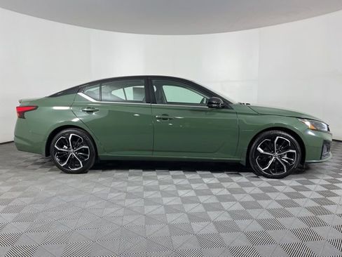 New 2026 Nissan Altima 2.5 SR w/ SR Premium Package FWD image 11