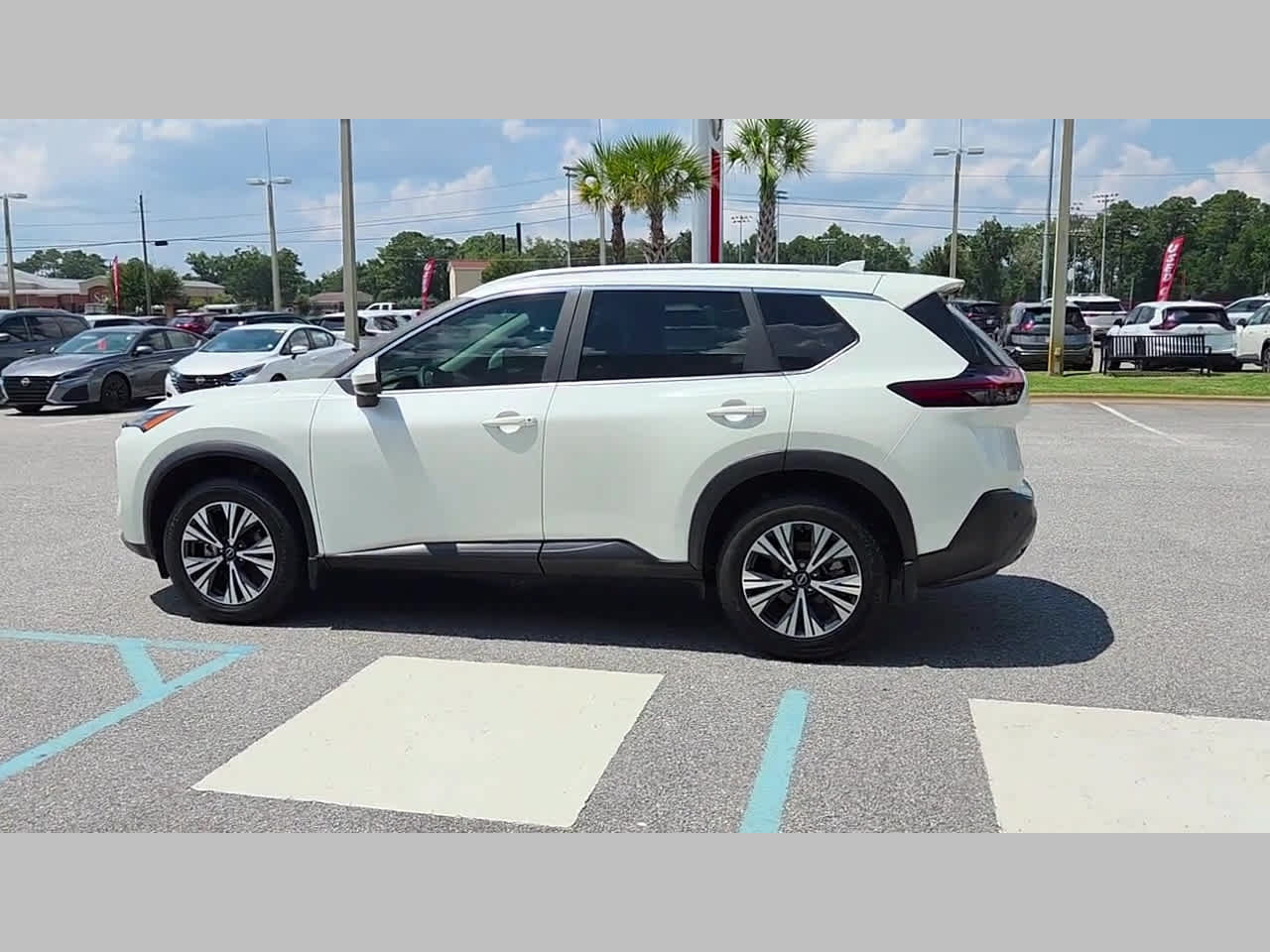 Used 2023 Nissan Rogue SV w/ SV Premium B Package FWD image 12