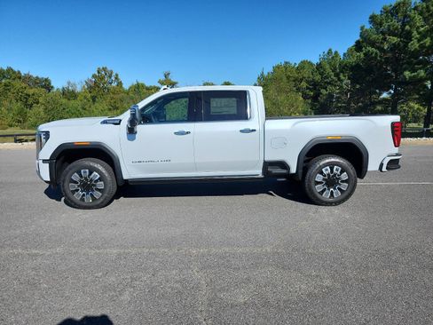 New 2026 GMC Sierra 2500 Denali w/ Denali Reserve Package image 2