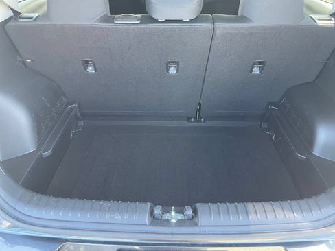 Used 2025 Kia Soul LX w/ LX Technology Package FWD image 29