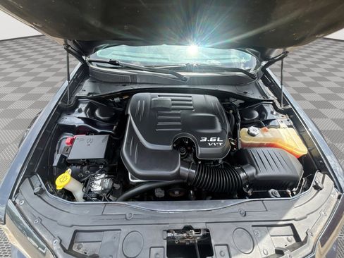 Used 2015 Chrysler 300 C w/ Light Group AWD/4WD image 18