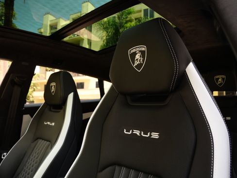 Used 2024 Lamborghini Urus S AWD/4WD image 20