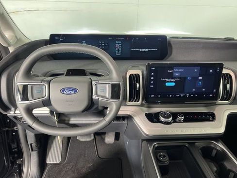 New 2026 Ford Expedition Active image 15