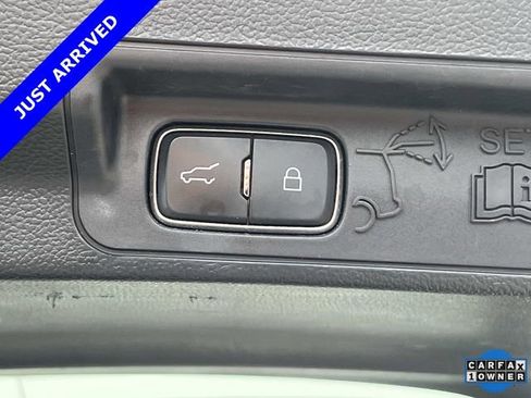 Used 2021 Ford Explorer Limited w/ Equipment Group 301A RWD image 13