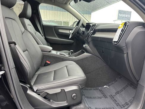 New 2026 Volvo XC40 B5 Core w/ Climate Package AWD/4WD image 10