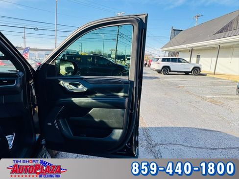 Used 2022 Chevrolet Suburban LT w/ Luxury Package image 64