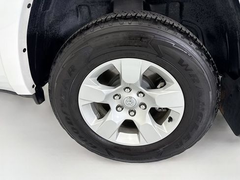Used 2025 RAM 1500 Big Horn AWD/4WD image 29