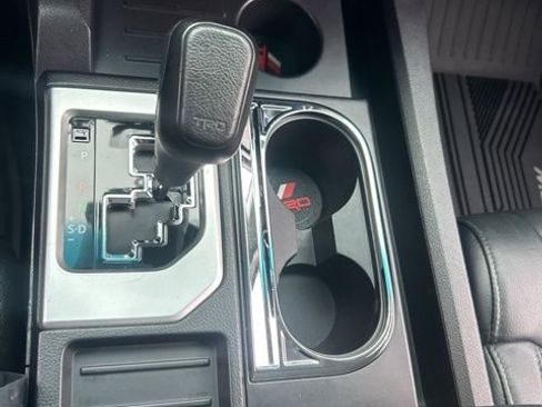 Used 2016 Toyota Tundra Limited image 24