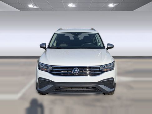 Used 2024 Volkswagen Tiguan SE image 6