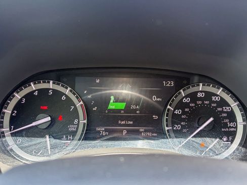 Used 2021 Toyota Highlander XLE FWD image 24