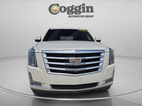 Used 2015 Cadillac Escalade Luxury AWD/4WD image 8