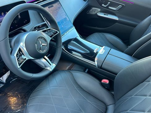 Used 2023 Mercedes-Benz EQE 500 4MATIC Sedan image 4