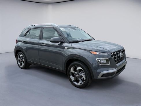 New 2026 Hyundai Venue SEL FWD image 7