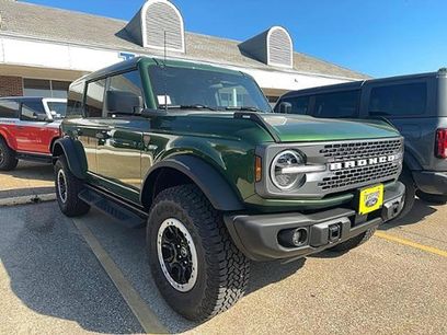 New 2025 Ford Bronco Badlands w/ Sasquatch Package