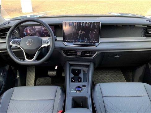 New 2025 Volkswagen Tiguan SE AWD/4WD image 5