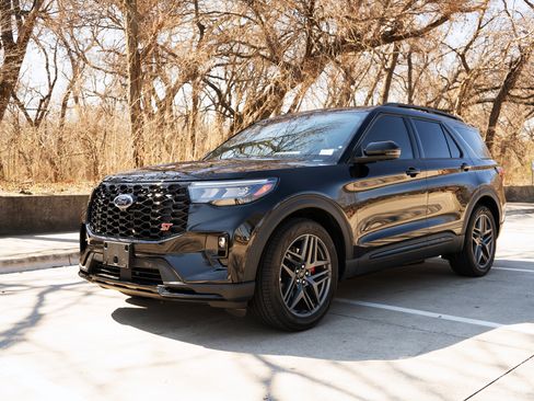 Used 2026 Ford Explorer ST image 5