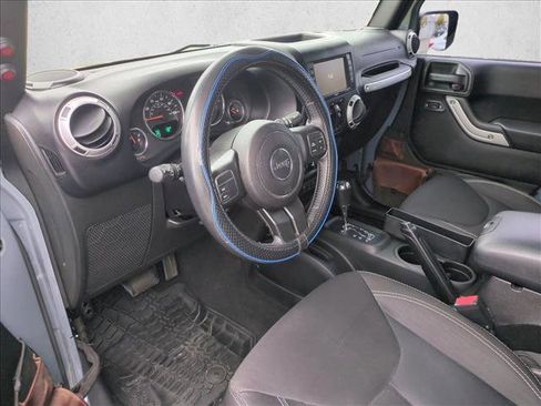 Used 2015 Jeep Wrangler Unlimited Sahara AWD/4WD image 10