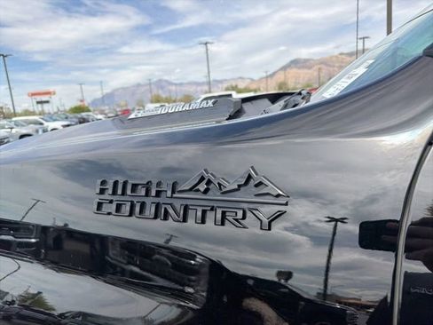 Used 2024 Chevrolet Silverado 2500 High Country w/ Midnight Edition image 18