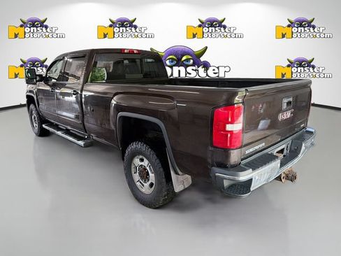 Used 2018 GMC Sierra 2500 SLE w/ SLE Preferred Package AWD/4WD image 6