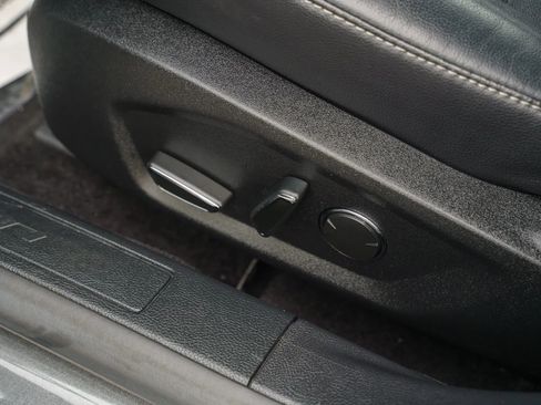 Used 2017 Ford Fusion SE w/ Fusion SE Technology Package image 15