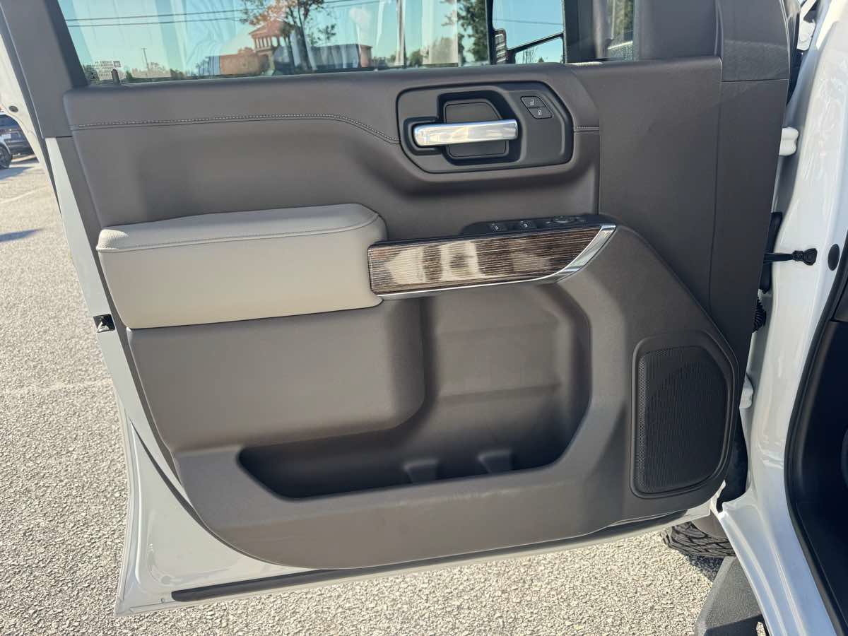 Used 2022 GMC Sierra 2500 SLE w/ SLE Value Package; AWD/4WD image 25