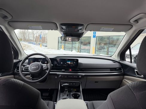 New 2026 Kia Carnival LX FWD image 21
