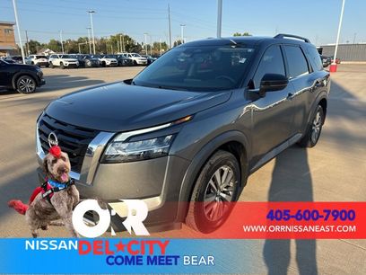 Used 2022 Nissan Pathfinder SL