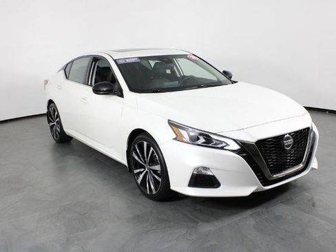 Certified 2020 Nissan Altima 2.5 SR w/ Premium Package image 11