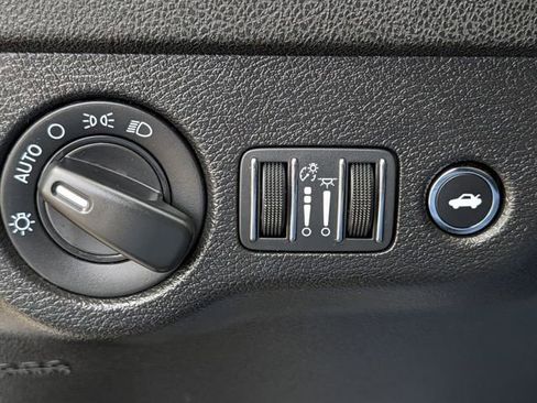 Used 2023 Dodge Charger SXT RWD image 22