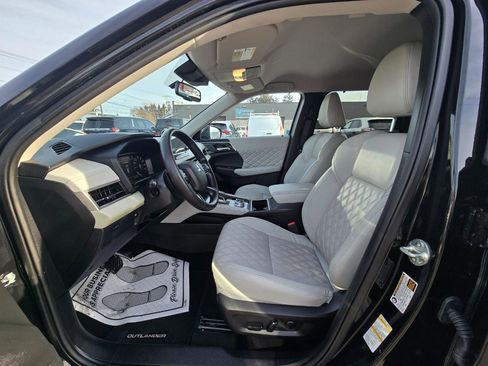 Used 2024 Mitsubishi Outlander SEL image 13