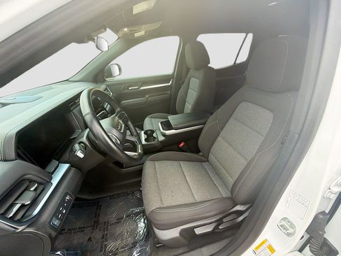 Used 2025 GMC Terrain Elevation AWD/4WD image 13