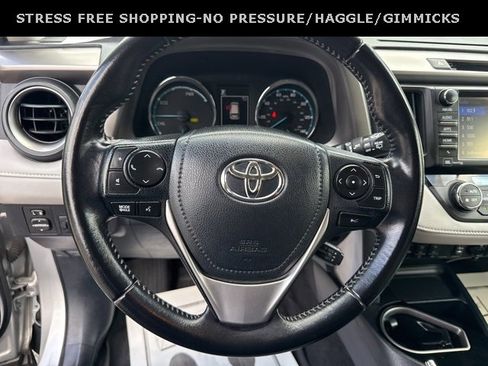 Used 2016 Toyota RAV4 Limited image 19