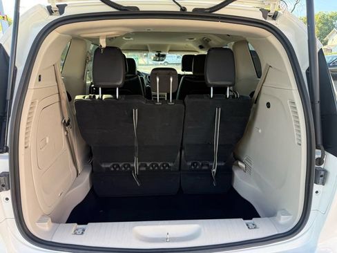 Used 2022 Chrysler Pacifica Touring-L w/ Uconnect Theater Family Group FWD image 59