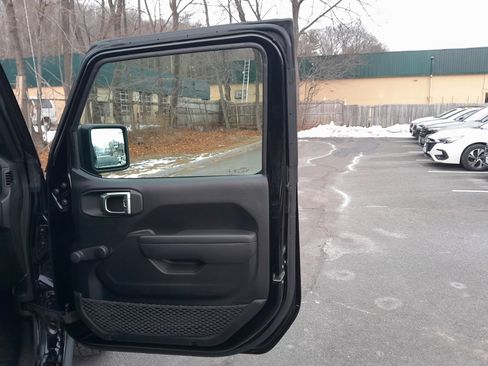 Used 2022 Jeep Gladiator Sport image 34