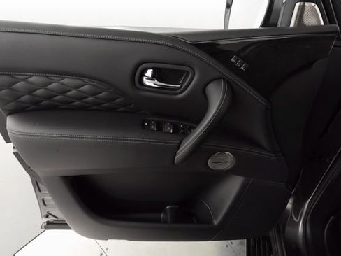 Used 2024 INFINITI QX80 Premium Select image 11