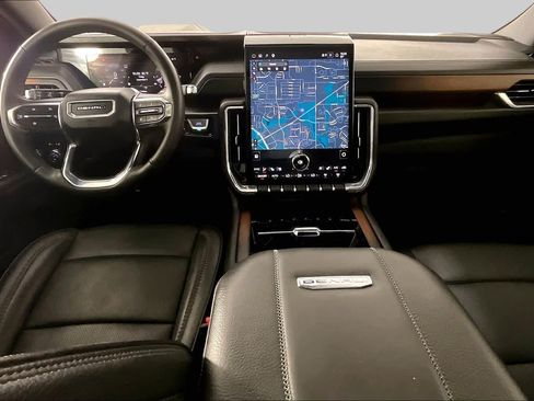 Used 2025 GMC Yukon Denali w/ Sun & Power Step Package RWD image 14