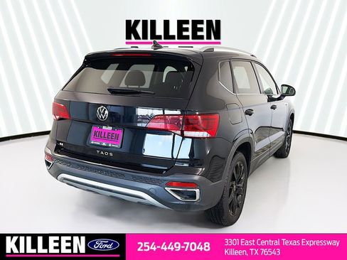 Used 2024 Volkswagen Taos SE image 8