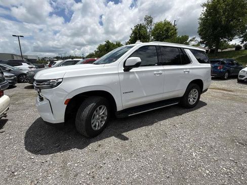 Used 2024 Chevrolet Tahoe LT w/ Luxury Package AWD/4WD image 2