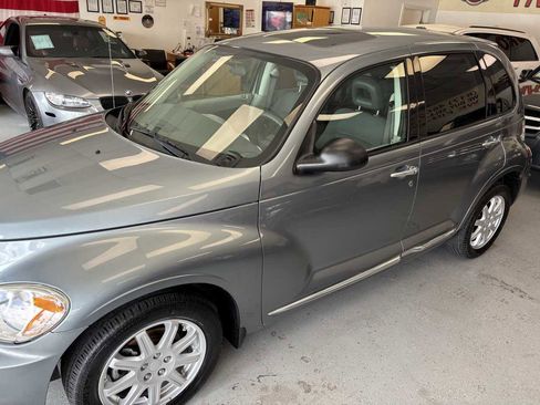 Used 2010 Chrysler PT Cruiser w/ Convenience Group image 3