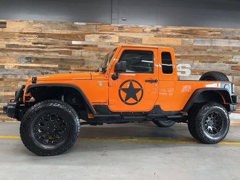 Used 2012 Jeep Wrangler Unlimited Sport AWD/4WD image 21