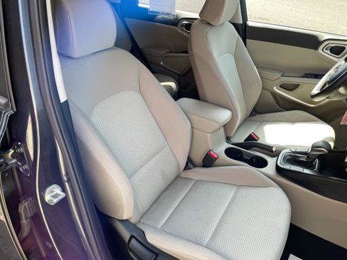 Used 2020 Kia Soul LX FWD image 32