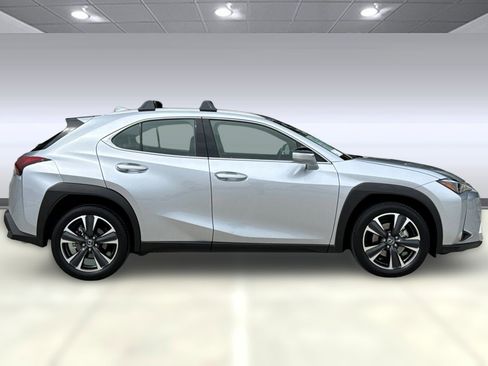 Certified 2025 Lexus UX 300h FWD w/ Accessory Package (Z2) image 8