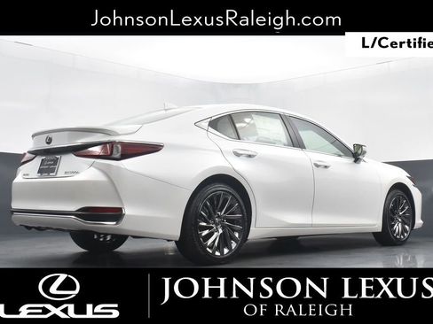 Certified 2025 Lexus ES 300h Ultra Luxury w/ Accessory Package (Z2) image 15