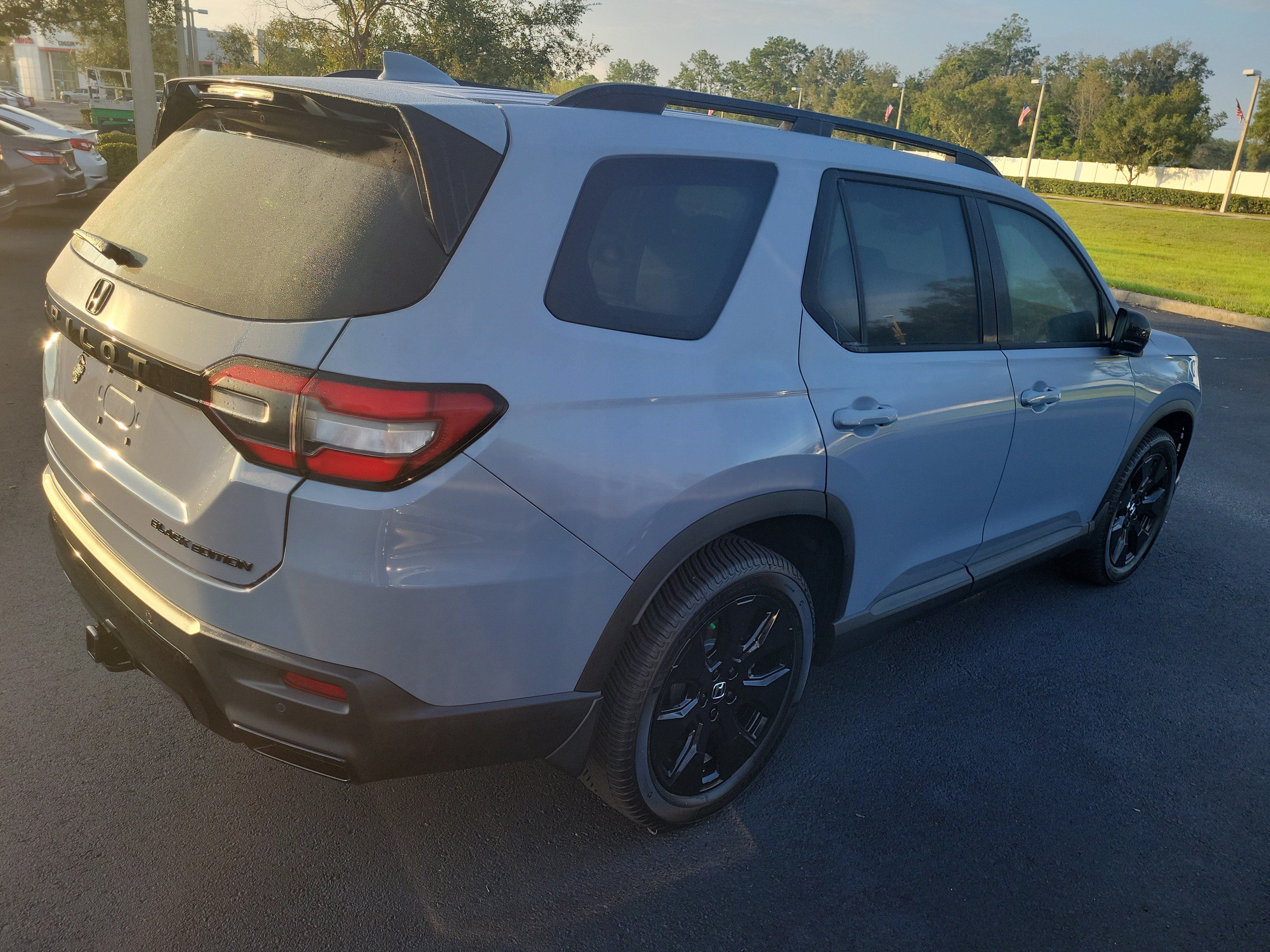 Used 2026 Honda Pilot Black Edition image 6