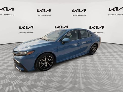 Used 2023 Toyota Camry SE FWD image 5