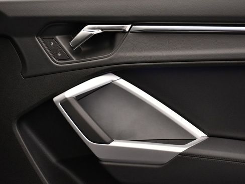 Used 2025 Audi Q3 2.0T Premium Plus w/ Premium Plus Package image 47