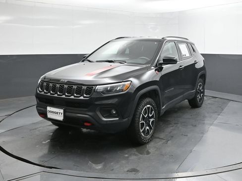Used 2024 Jeep Compass Trailhawk AWD/4WD image 1