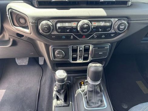 Used 2025 Jeep Wrangler Unlimited Sahara w/ Safety Group AWD/4WD image 9