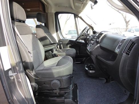 Used 2017 RAM ProMaster 3500 w/ Premium Appearance Group FWD image 21